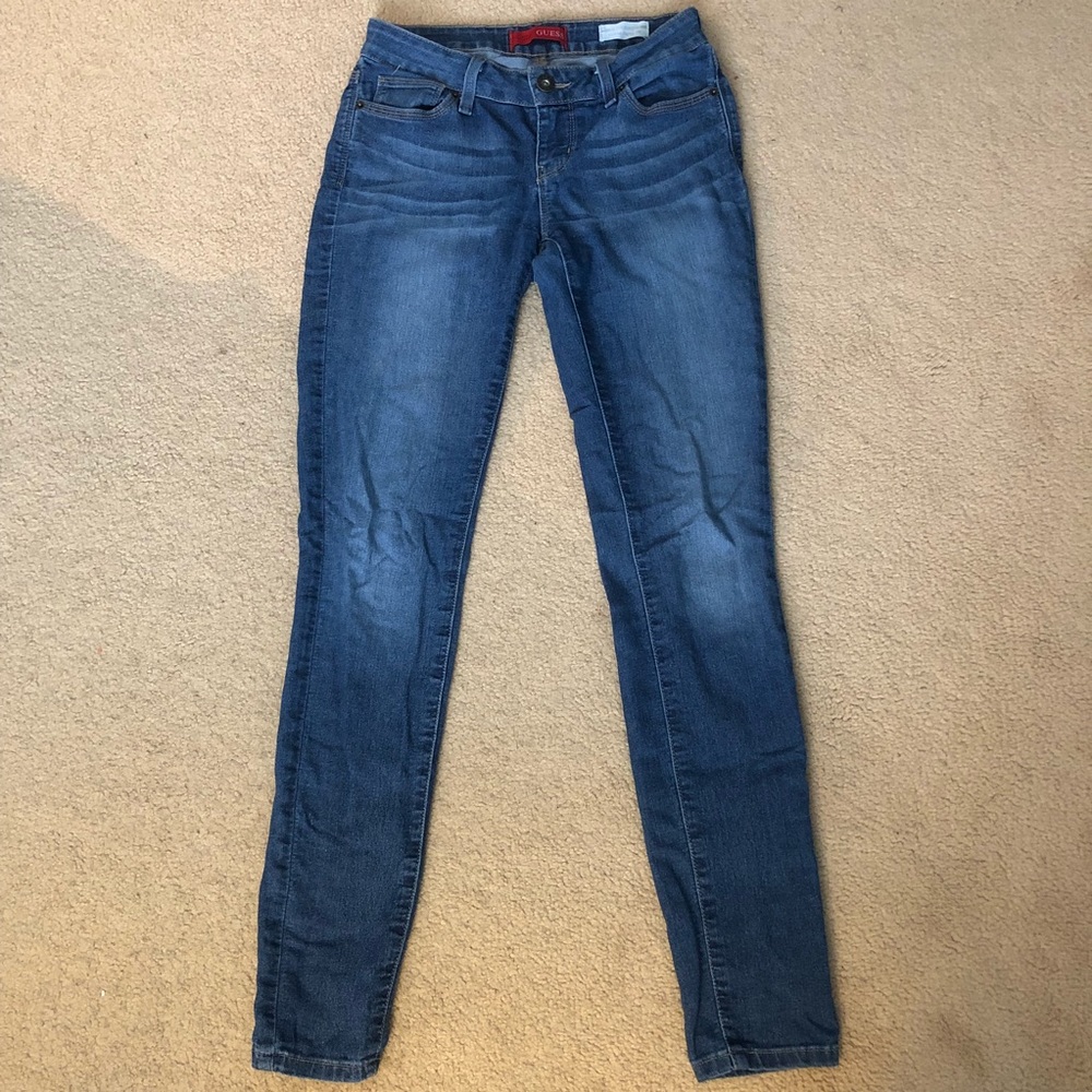 GUESS Medium Rise Curvy Skinny Jean